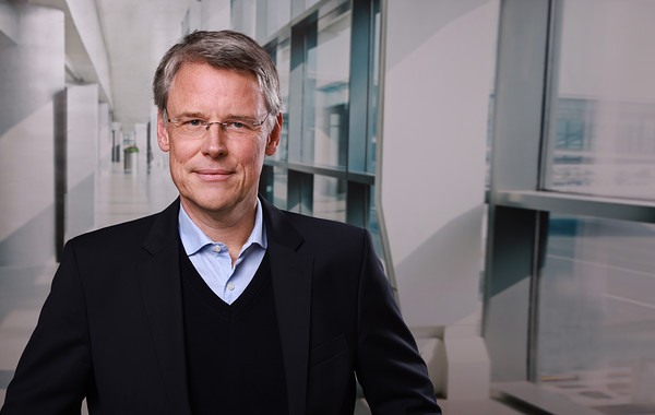 Jörg Schultz Jörg Schultz - Senior Partner